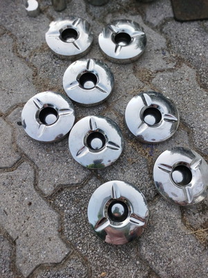 Μεταλλικά τασάκια σαν καινούργια, πακέτο 10 (2 μεγάλα, 8 μικρά)