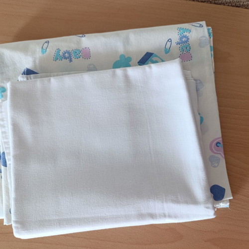 Crib sheet set like new, children's