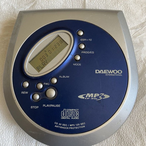 Daewoo Workman Model D-L600 portable compact disc MP3 player used