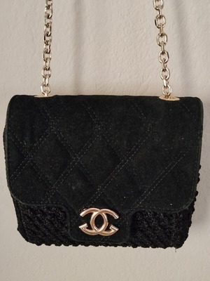 Black Shoulder Bag like new with gold chain and crochet style
