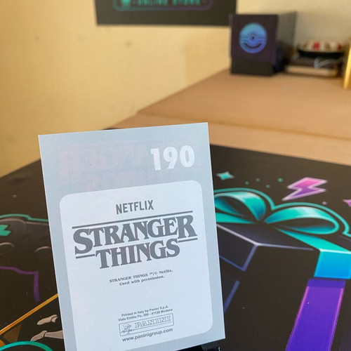 Stranger Things card game like new