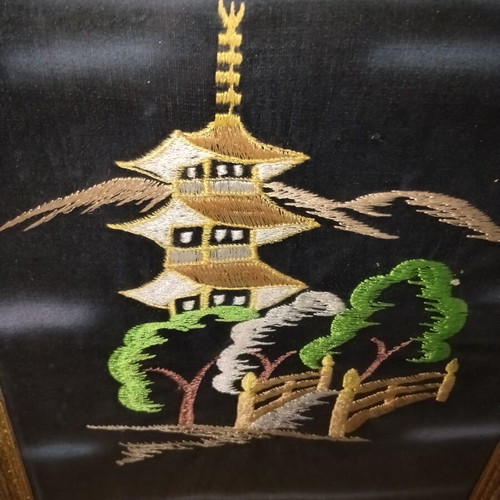 Embroidered old frame with Japanese embroidery used 47×28