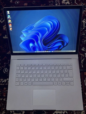 Microsoft Surface Book 2 15" i7-8650U 16GB 500GB GTX1060 laptop