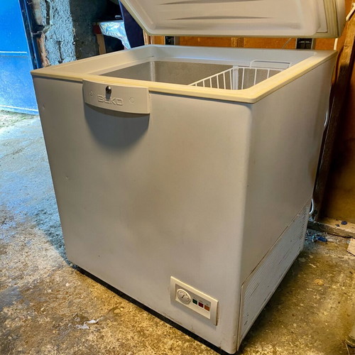 Beko freezer 200lt like new with wheels