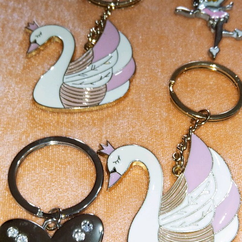 Metal keychains new, pack of 50 pieces