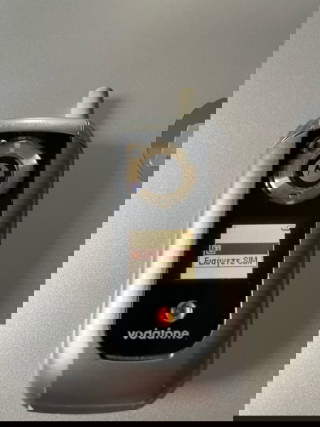 MOTOROLA V1050 3G SILVER VODAFONE