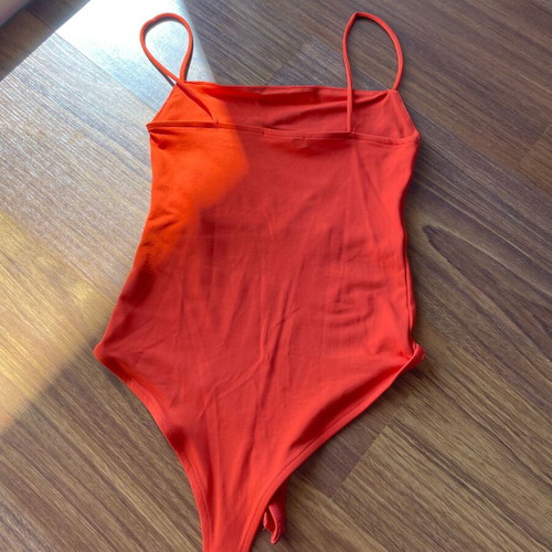 Zara women's bodysuit coral like new, size Small