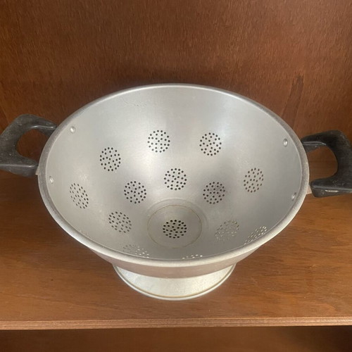 Aluminum colander with bakelite handles, diameter 24 cm