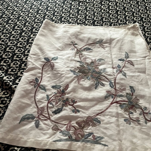 Linen skirt with embroidery, M/L, white