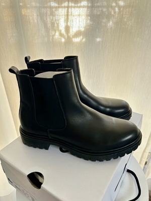 Δερμάτινα μποτάκια τσέλσι Aldo ADALITLAN καινούργια, μαύρα, νούμερο 37