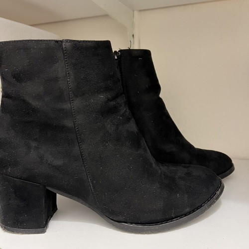 Ankle boots with chunky heel, velvet fabric, like new