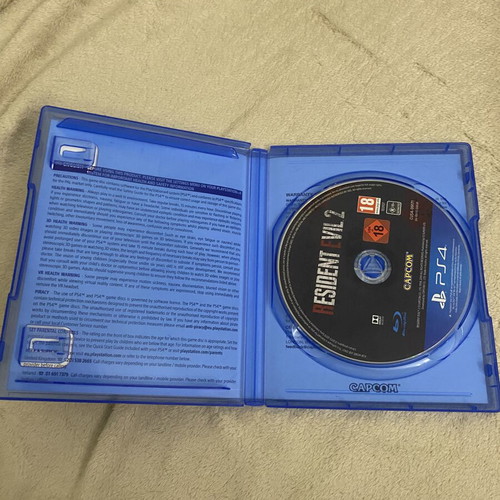 Resident Evil 2 Remake PS4 game used, very good condition