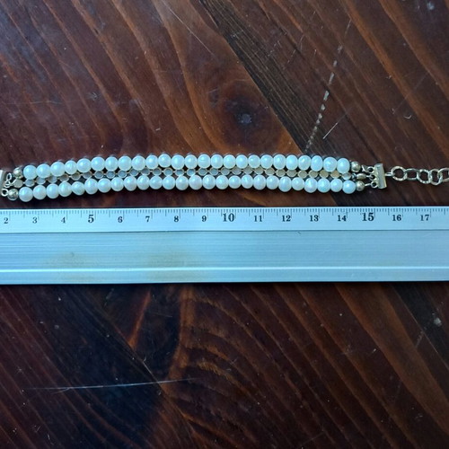 Bracelet pearls used