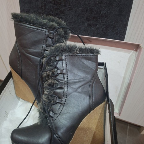 Women's boots used, natural leather, size 37