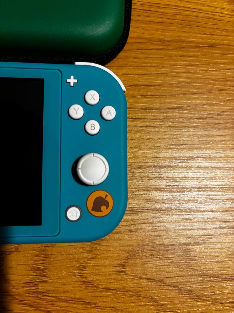 Nintendo Switch Lite Turquoise like new… - € 240,00 - Vendora.cy