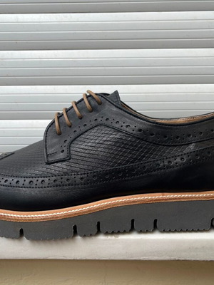 Oxford shoe black new size 42 with Vibram sole