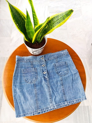 Mini denim skirt medium size like new, 90s Y2K style, blue cotton