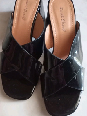 Women’s mules patent leather like new, 5cm heel, size 36