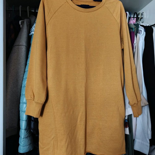Sweatshirt dress mustard like new, comfortable with pockets