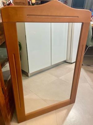 Wooden mirror like new with 106x70cm frame