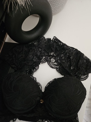 Med black bra like new