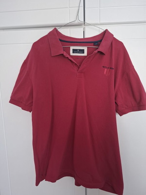 Navy & Green polo shirt XL like new, fuchsia color