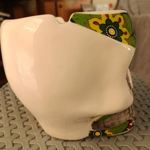 Ashtray new skull-shaped