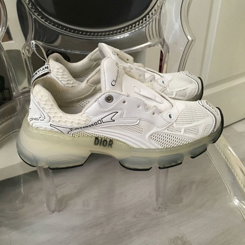 Christian Dior sneaker women size 37 like new, white
