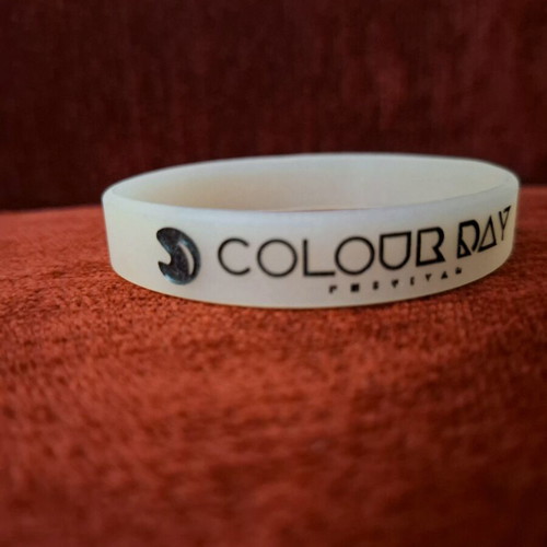 Colorday Festival rubber bracelet like new