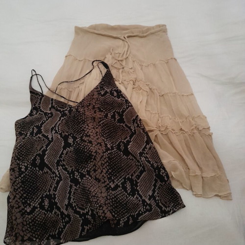 Skirt like new, size L, with blouse gift