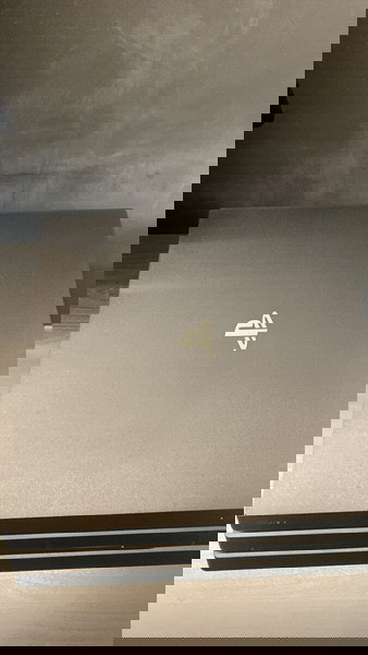Ps4 Pro 1TB με controller και 4 παιχνίδια