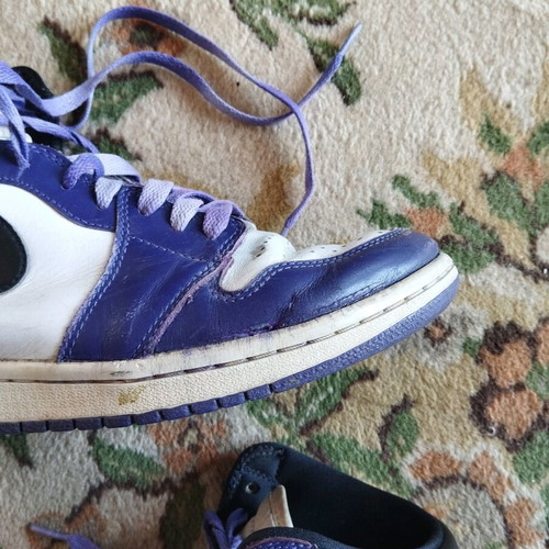Jordan 1 High Court Purple sneakers used, size 41