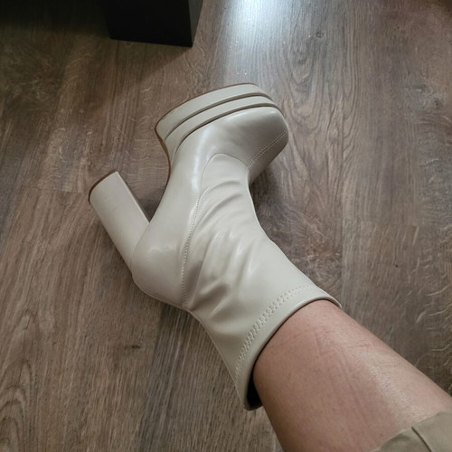 Mia ankle boots used, cream color, thick heel, size 39