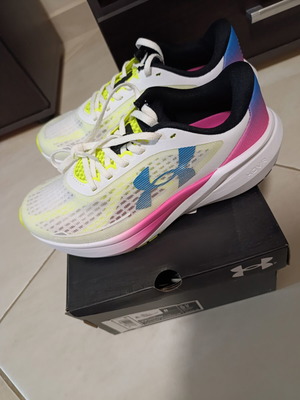 Under Armour Velocity Pace running shoes, white, size 39