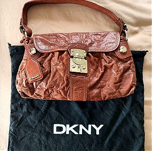Γυναικεία δερμάτινη τσάντα DKNY