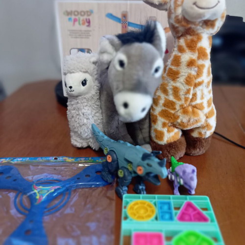 Plush toys and other toys new, pack of three