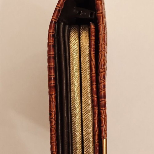 Leather wallet croco design brown women's new