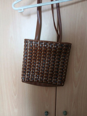 Τσάντα ώμου vintage σε καφέ αποχρώσεις, σαν καινούργιο