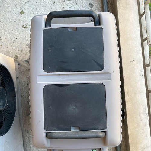 Dog carrier cage like new