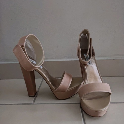 Steve Madden beige sandals like new, 13 cm heel