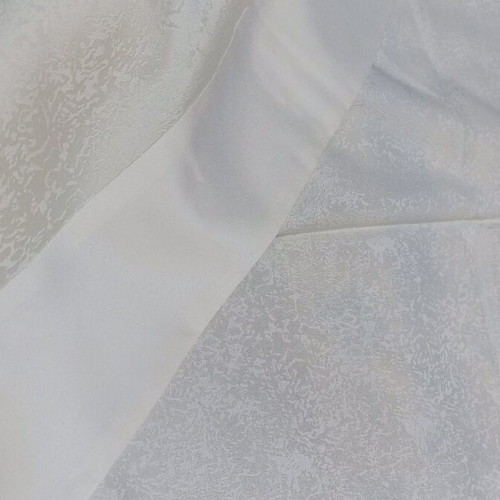 Tablecloth set 5 pieces new, jacquard with satin border, of white