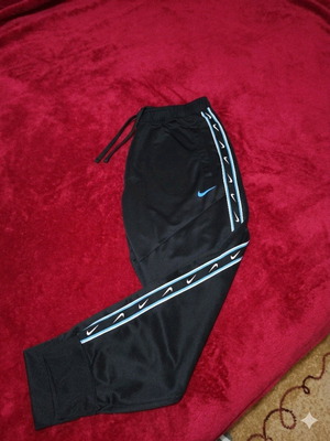 Nike sweatpants like new, size L, black
