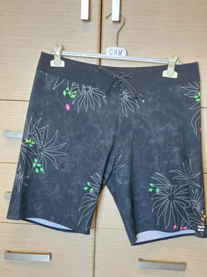 Billabong swim shorts like new, size 32, multicolor and black