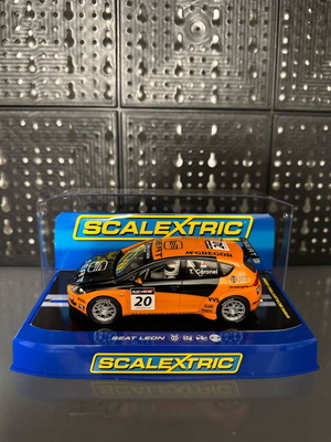 Scalextric SEAT Leon 1/32 model Tom Coronel new