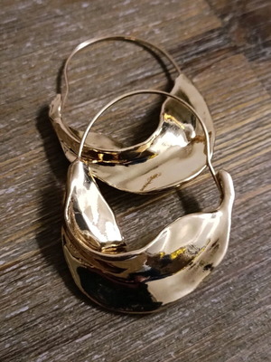 Women's stainless steel earrings in gold color new