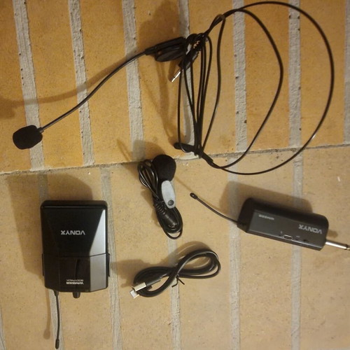 Vonyx WM55B UHF Wireless Microphone Bodypack with Headset and Lavalier
