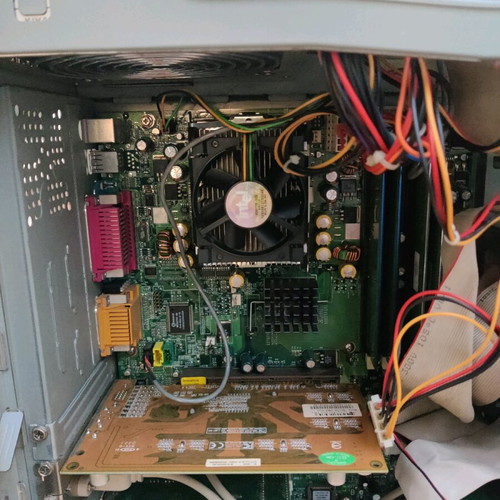 Retro Pentium 4 Desktop PC used with Windows XP