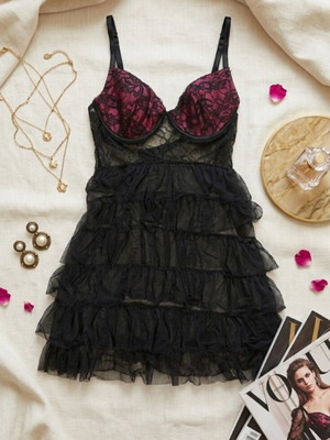 Vintage lingerie Luxury Y2k baby doll like new, size S-M, black and pink