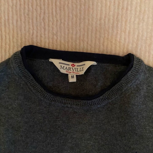 Men's sweater used, thin with blue details, size M