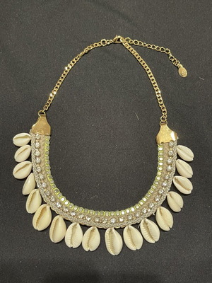 Summer Jewel Accessorize necklace like new, gold color
